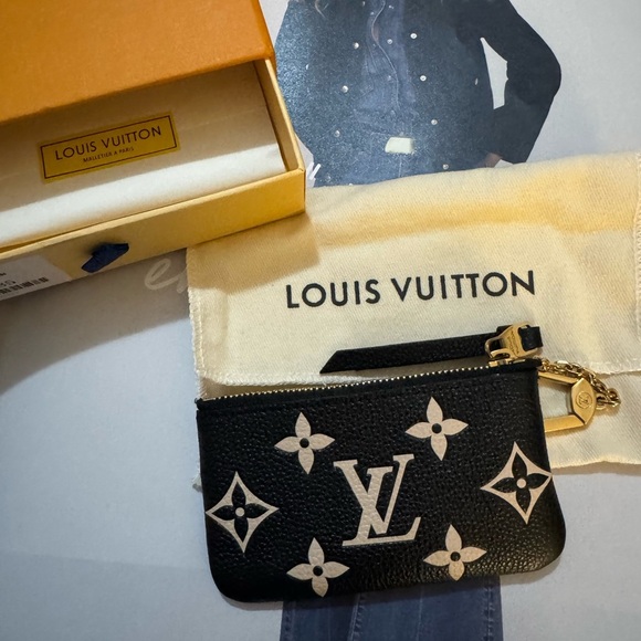 💯💯% AUTHENTIC Louis Vuitton Black and Beige Monogram Key Pouch - Picture 5 of 5